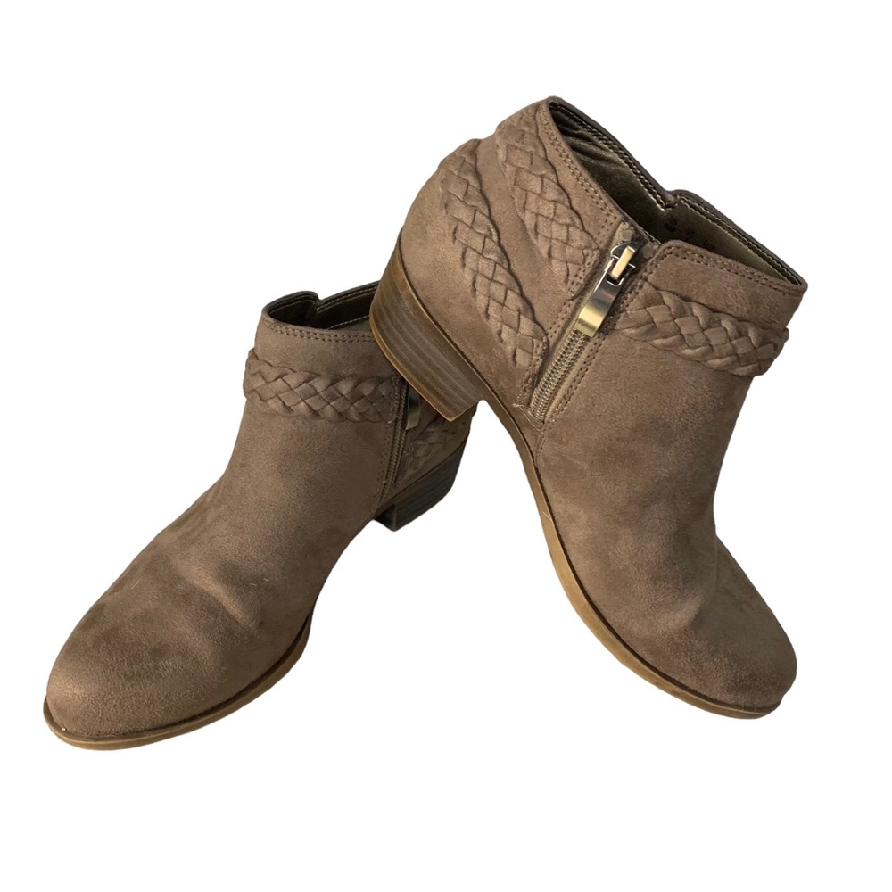 Life Stride Velocity Women’s Size 6M Zipper Closure Braided Trim Ankle Boots